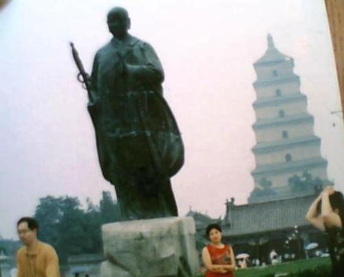 xi'an dayanta - Xi'an goose tower Tang monk statue