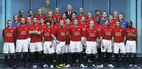 Manchester United - Manchester United team with the new home kit 07/08