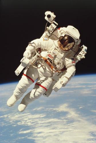 Space Walk... a world of fantasies.. - Space walk is the next big think that gona happen in near future. Have you ever had a dream of it...?