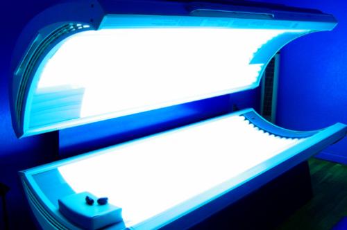 tanning bed - they always look so space age to me.

my first encounter with a tanning bed was when I was 11 years old - we went camping in minnesota and the campground was really inclusive. they had a rec area with a swimming pool that was outside but you swim underneath the wall and you were now inside - it was so cool. they also had tanning beds and even though I was a kid I was permitted to get on and use it. I do not believe they even had goggles available, I know I did not wear any anyhow. :(