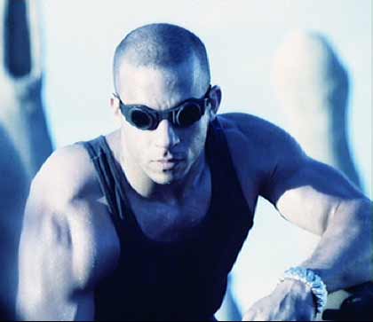 Vin Diesel - Pitch black, riddick kneeling