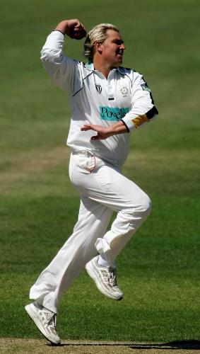 Shane Warne - Shane Warne about to bowl. He has a fantastic action, i love it