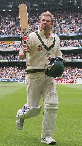Shane Warne - Shane Warne acknowledges the applause