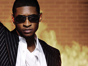 Isn&#039;t he sexxyy - Usher is doing what he does best. that is being seexxyy!!
