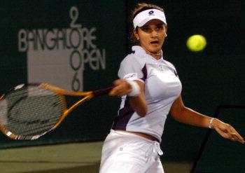 sania mirza - sania hits fore hand