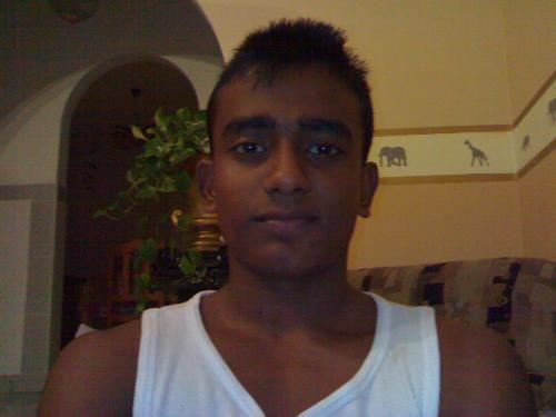 Dhivens PicWEl - Well people here is my picture name: dhiven govender age: 15 country: south africa race: indian WEll hope you like it regards, dhiveng
