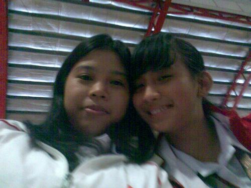 friends - friends is like hanging in the trees wahahaha labo.. la lng...