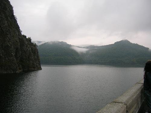 Vidraru Lake - One of the biggest Romanian lakes, Vidraru Lake. It is an artificial lake to produce electricity. It is enormous. It is over 40 Km long (60miles).