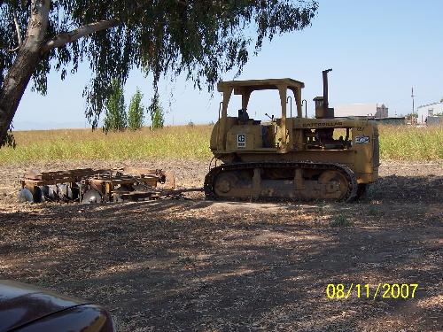 Caterpiller brand tractor - Caterpiller tractor like the one my husband use to own