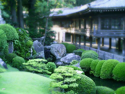 Temple in Nagoya Japan - I took this photo while on a trip to Japan. This photo was taken in a Temple in Nagoya. Nagoya is also the home town of the founder of Sony Corproation, Mr Morita.   Photography is one of my interest.  I have a photography related website at  http://www.mushly.com