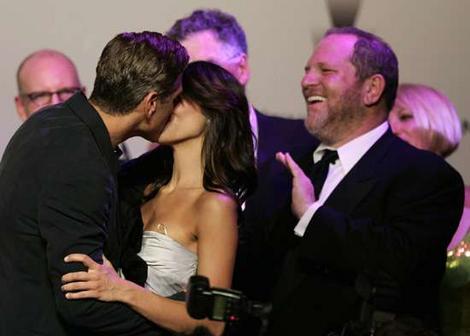 Geoege clooneys million dolar kiss - pic describes it all