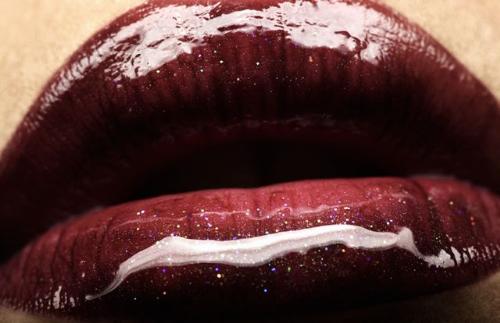 lip gloss - so... pretty...