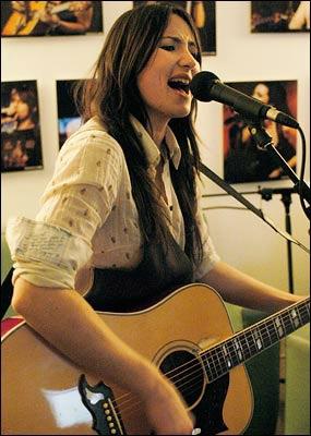 kt tunstall - Bog black horse and the cherry tree.