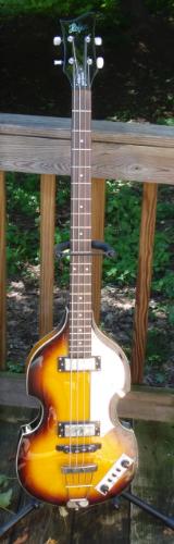 Hofner Icon Bass - This is a Hofner Icon bass,it is made for Hofner in China.It is very close in appearance to the German made Hofner that MCartney plays.It records great,has a really fast neck,the neck feels more like a guitar neck than a bass neck,which is especially nice if you have small hands.