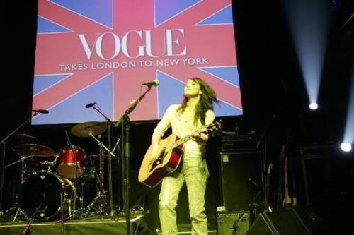 kt tunstall - Big black horse and the cherry tree.