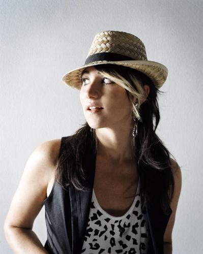 kt tunstall - Big black horse and the cherry tree.