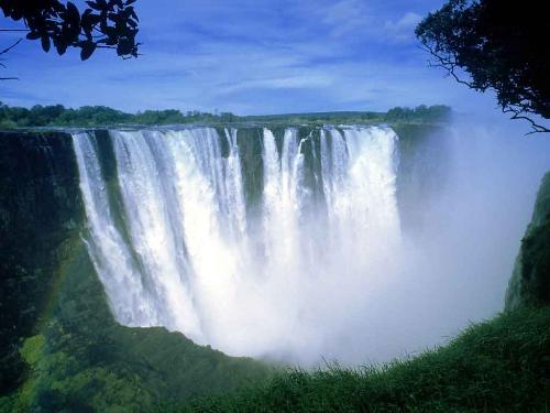 Victoria Falls - The might Victoria Falls, the smoke that thunders!