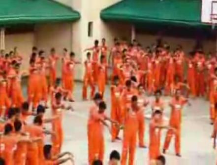 Cebu Inmates - Cebu prison inmates perform for the crowd visitors, doing their dance interpretation of the song The Thriller.