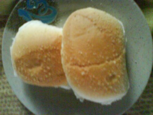 pandesal in the philippines - hot pandesal for breakfast