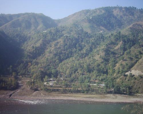 Kashmir - here's another pic of muzaffarabad on Nov 2005