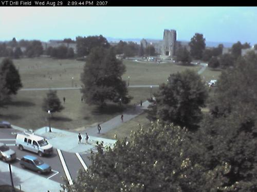 Drill Field - real live people on the drillfield at Virginia Tech August 29, 2007 at 2:09 pm est