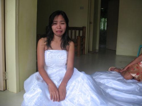 diasappointed - disappointed and frustrated bride.