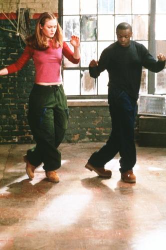 julia and sean patrick  - sean patrick teaching julia how to dance ..