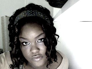 its meeeeeeeeee guys :] - I get bored and change my hair style up a lot heh