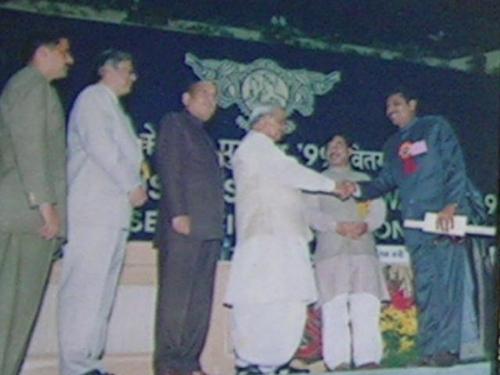 Pime Minister's SHRAMSHRI award - As per our website of hindpaper.in -MILLS-HNL, Shram shri award won by its employee Shri.S.M.Basha. He is the first receipient of the award from kerala and also first in the Indian pulp and paper Industry. The award was given away by the Prime Minister on 24.02.2001