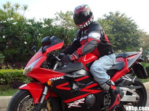 954rr - tht me on d bike n would like knw who all own this honda bike n how do they like it rideing d beast