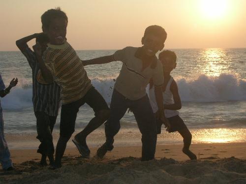 Kids in the beach 4 - kids...