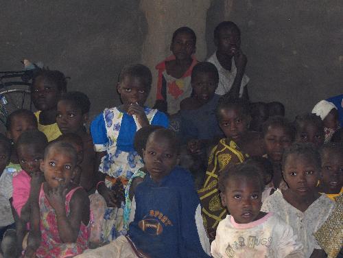 Mission in Africa ( Mozambique ) - A group of kids from a community in Mozambique! Some of them have AIDS or their parents died with AIDS. We went there to see the project, and what could be done!