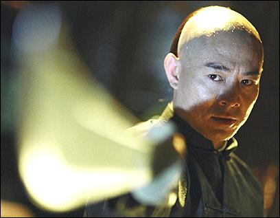 jet li - jet li wielding a sword