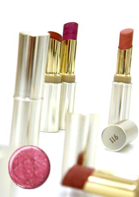 Lipstick - I might not wear light pink or dark burgundy but I do like these L'Oreal colours here!