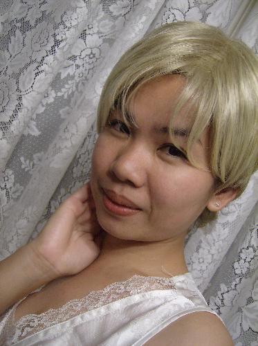 claire with blonde hair - this is me with a blonde hair. Just trying to see if it looks good on me. hehehe :)