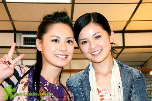 twins - both the two girls are lovely...they're not only singers but also actersses...i like their films...i love them...hope everyone love them...