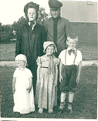 My family on the farm - Dress up day on the farm My family on the farm - Dress up day on the farm