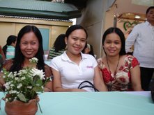 this are my two closest friends - this was also taken in our friend's wedding last august. the one in my right is nancy, and the one in my left is brenda. they are my closest friends. i could share with them all my thoughts, feelings and experiences. they help me a lot and we have so much fun being together. we're all singles. :)