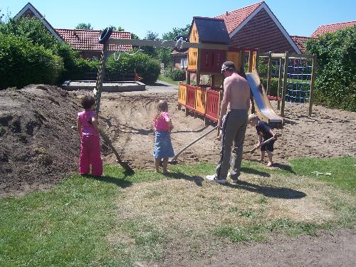 Childlabor - My sisters neighborhood was building a playground for the kids, and after some time I managed to start a forced childlbor camp :D  Nah, the kids loved helping out, and I had just as much fun playing around with them while they tried to help us :D