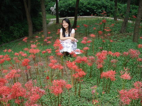 It's me - Smiling among flowers