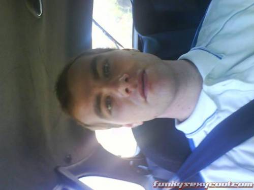 This is a pic of me lol. - Hi my names chris im from Australia.