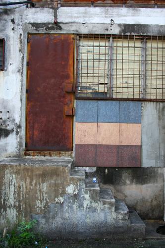 steps - odd deco