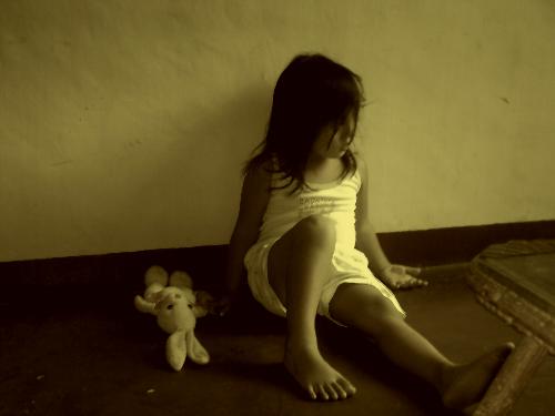 danels moment.. - my niece just woke up and she was really quiet and calm. this is one great pic of that moment. =p