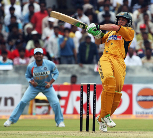 Adam Gilchrist - Adam Gilchrist playing a pull shot