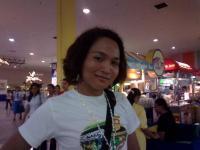 me at emall - pose