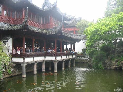 yu garden - A place you must to see if you visit Shanghai.