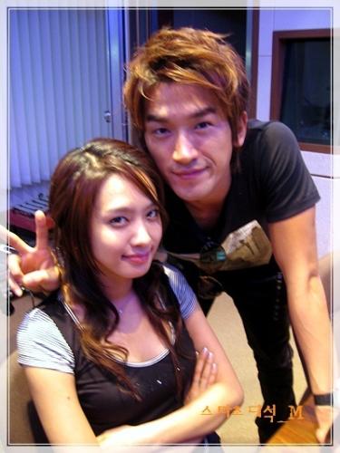 Min Woo (Shinhwa) with Jung Ah - Min Woo(M) have snapshot with Park Jung Ah