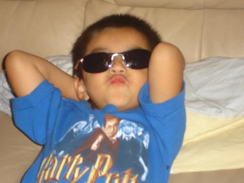 Mauricio - my kid sending kisses