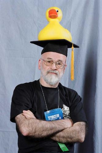 The Discworld Mastermind himself:P - Here he is, ladies and gentelmen. Terry Pratchet himself. I guess this picture shows the best his personality doeasn't it? xD