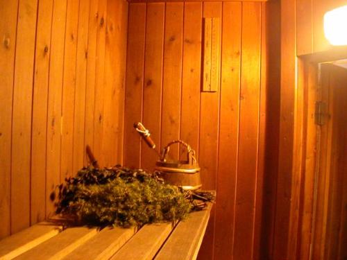 I LOVE wooden sauna! - Taken from this site:  http://saunaheaven.com/saunalinks/sauna_pics/Pages/cedarinside4.html